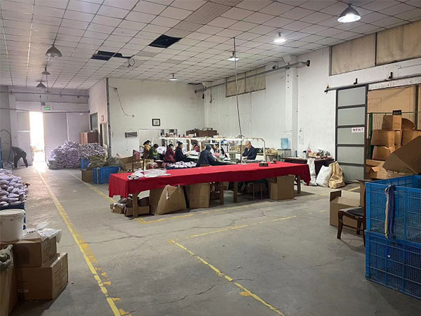 1694050765847136.jpg 揚州創X鞋業有限公司